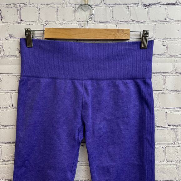 Lululemon Purple Cropped Knee Length Athletic Leggings 8 Workout Athleisure - Picture 2 of 8